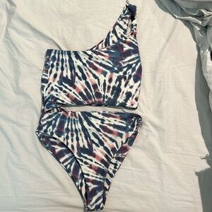 Nicole Skatie One Piece